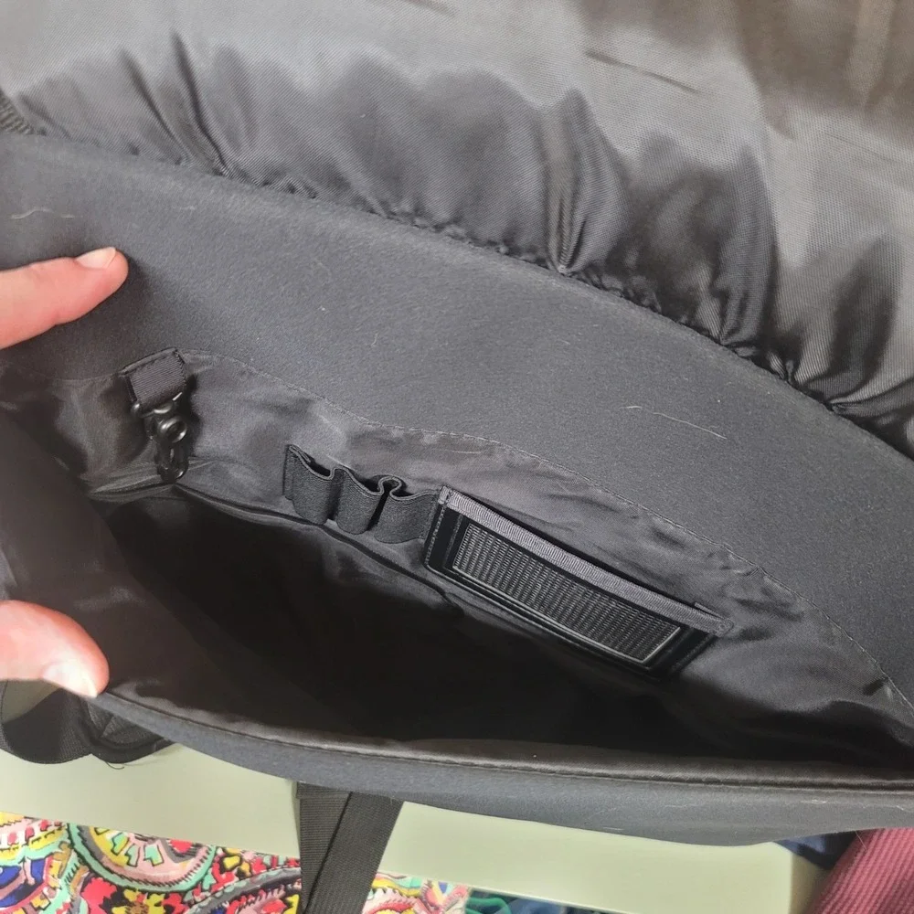 Targus Black Laptop Messenger Bag Padded Shoulder Strap Tech Briefcase Case‎ 14